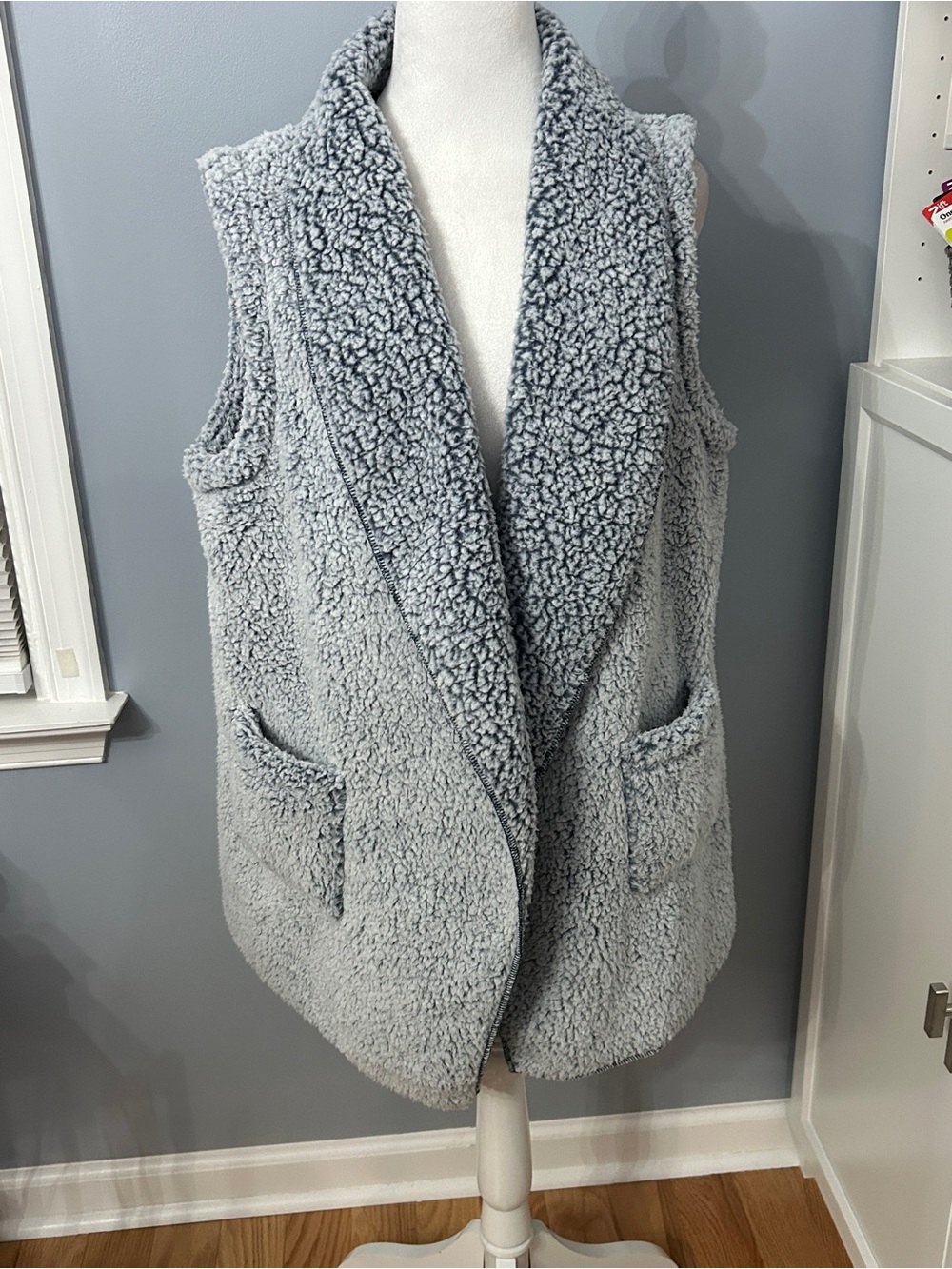 Koolaburra by UGG Frosted Two Tone Sherpa Vest L Gray Blue White Open Front